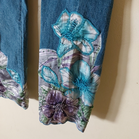 Soft Surroundings Silky Floral Beaded Blue Purple Soft Denim Cropped Jeans Pants - Picture 4 of 16